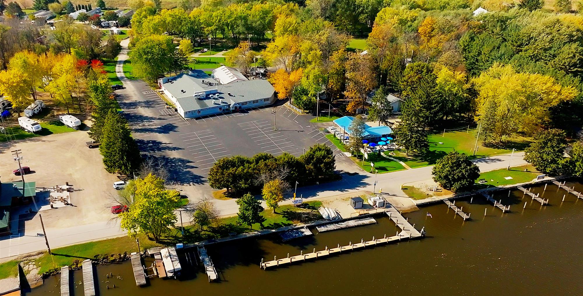 RV sites along the Wolf River at Big Franks Resort