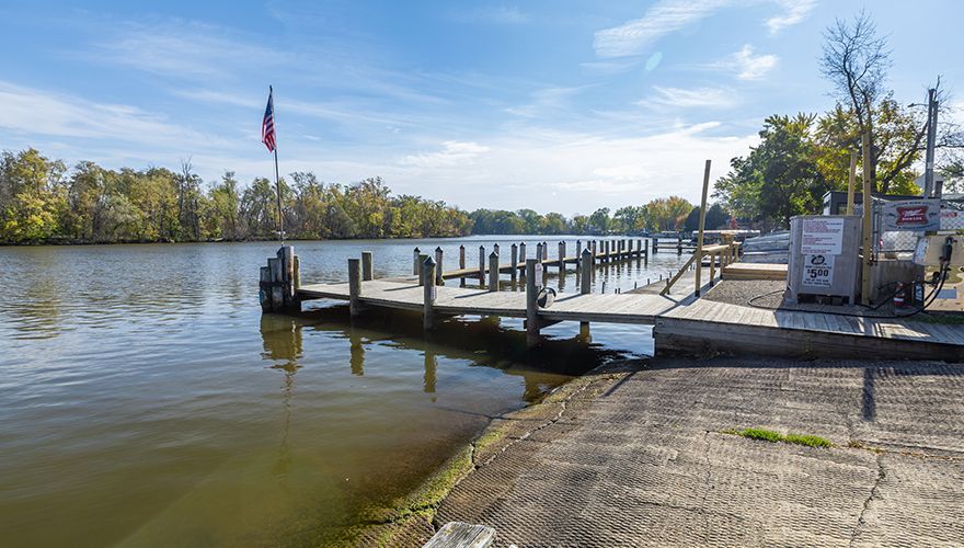 River access and boating docks at Big Frank’s Resort Fremont